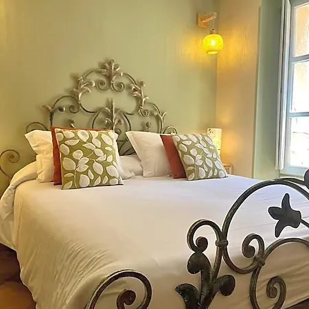 Hotel Colomba Centre-ville Historique 3*