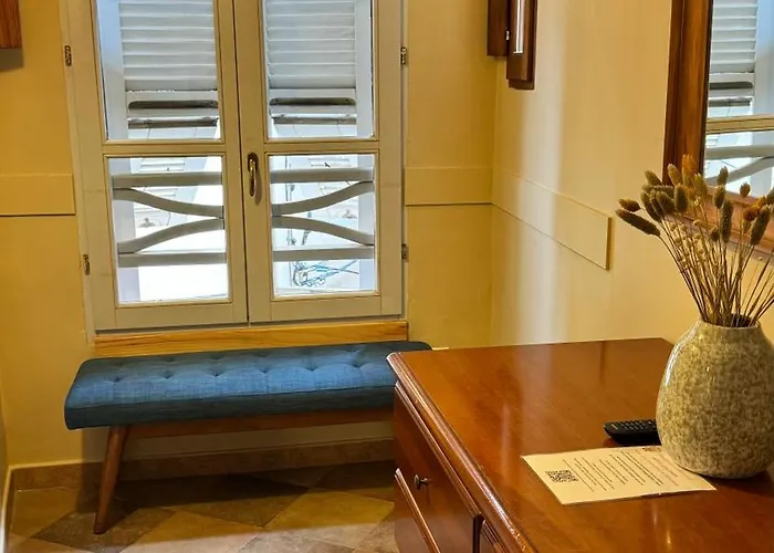 מלון Colomba Centre-ville Historique 3*