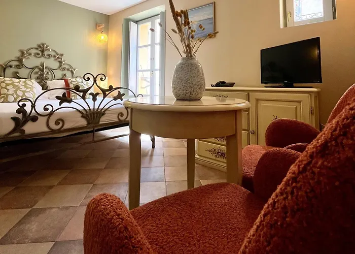 Colomba Centre-ville Historique 3* ボニファシオ